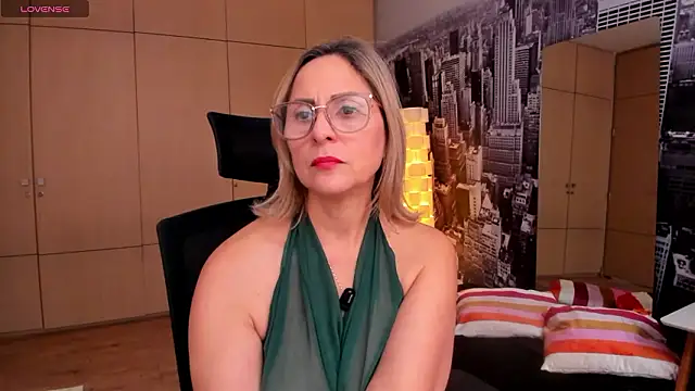 Snapshot of jane_turner chatting on 03/09/26, 01:48 jane turner online show from 03/09/26, 01:48