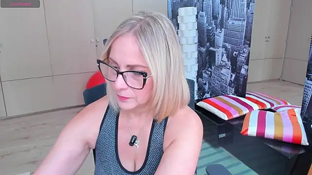 Snapshot of jane_turner chatting on 05/11/26, 01:06 jane turner online show from 05/11/26, 01:06