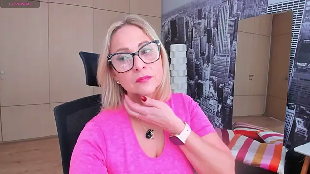 Snapshot of jane_turner chatting on 05/15/26, 01:18 jane turner online show from 05/15/26, 01:18