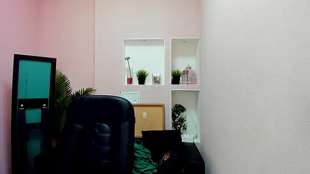 Persephoni online show from 02/16/25, 07:16