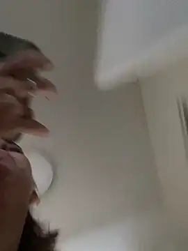 LeaGambit   online show from 09/24/25, 04:43