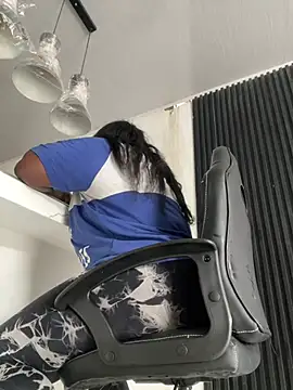 Snapshot of sharik-browns chatting on 03/06/26, 02:02 sharik-browns online show from 03/06/26, 02:02