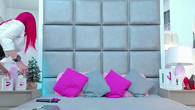 AllissaBrowm online show from 12/30/24, 04:29