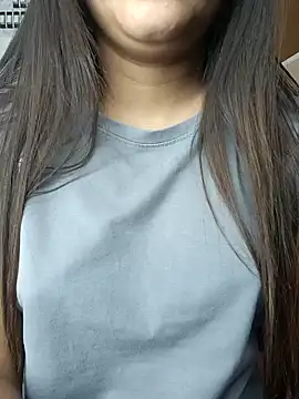 Snapshot of _desigori chatting on 01/02/25, 05:07  desigori online show from 01/02/25, 05:07