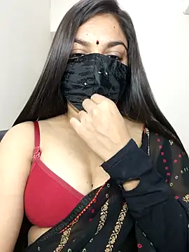 Snapshot of _desigori chatting on 11/17/25, 04:18 desigori online show from 11/17/25, 04:18