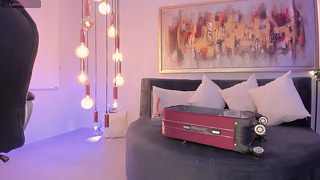 SophieBarnett online show from 10/15/25, 11:27