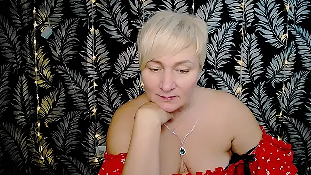 Snapshot of Olivia_playful chatting on 01/05/25, 03:23 Olivia playful online show from 01/05/25, 03:23