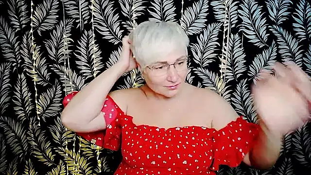 Snapshot of Olivia_playful chatting on 06/14/26, 10:17 Olivia playful online show from 06/14/26, 10:17