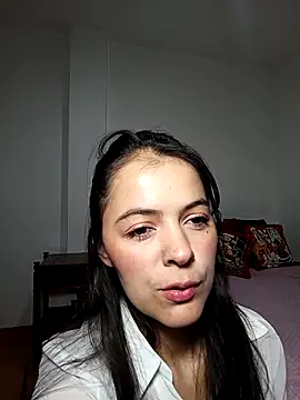 Snapshot of sarasweet_4 chatting on 12/17/25, 04:35 sarasweet 4 online show from 12/17/25, 04:35