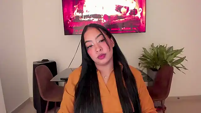 Snapshot of brunetenikole02 chatting on 03/15/25, 01:41 brunetenikole02 online show from 03/15/25, 01:41