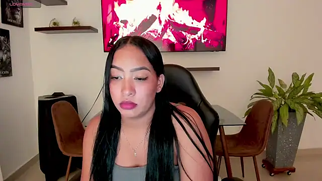 Snapshot of brunetenikole02 chatting on 09/15/25, 02:55 brunetenikole02 online show from 09/15/25, 02:55