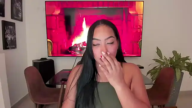 Snapshot of brunetenikole02 chatting on 10/24/25, 01:57 brunetenikole02 online show from 10/24/25, 01:57