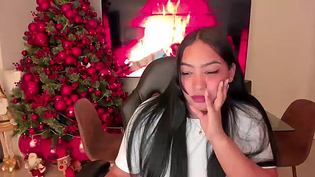 Snapshot of brunetenikole02 chatting on 12/18/25, 03:01 brunetenikole02 online show from 12/18/25, 03:01