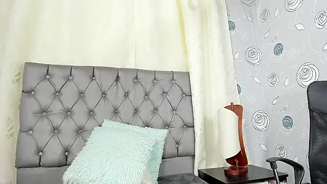 luna evaa online show from 03/18/25, 05:42