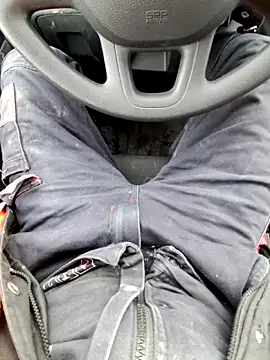 Snapshot of eddouxxx78 chatting on 12/15/25, 12:20 eddouxxx78 online show from 12/15/25, 12:20