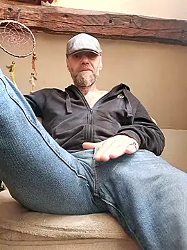 Snapshot of eddouxxx78 chatting on 01/11/26, 06:07 eddouxxx78 online show from 01/11/26, 06:07