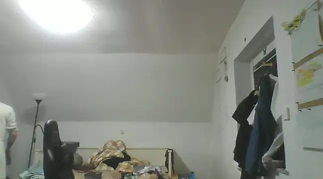 Snapshot of Youngtimer_1997 chatting on 03/16/25, 12:45 Youngtimer 1997 online show from 03/16/25, 12:45