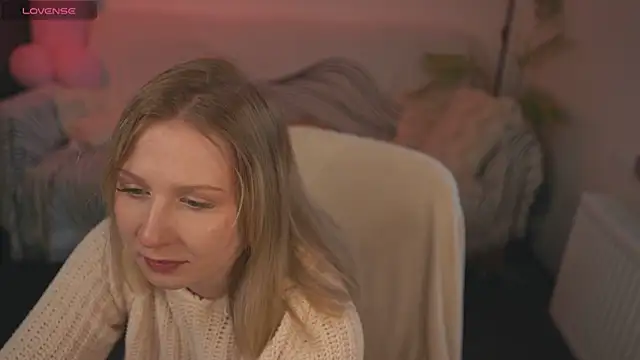 Snapshot of _Killer_Smile_ chatting on 02/14/25, 10:59 Killer Smile online show from 02/14/25, 10:59