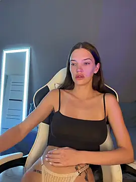 julia fly online show from 06/21/26, 03:58