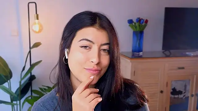 Snapshot of anabelcurvy chatting on 12/03/24, 12:38 anabelcurvy online show from 12/03/24, 12:38