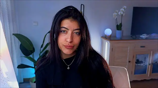 Snapshot of anabelcurvy chatting on 12/04/24, 02:59 anabelcurvy online show from 12/04/24, 02:59