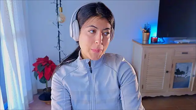 Snapshot of anabelcurvy chatting on 12/07/24, 11:51 anabelcurvy online show from 12/07/24, 11:51