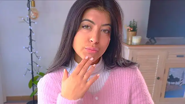 Snapshot of anabelcurvy chatting on 12/10/24, 02:06 anabelcurvy online show from 12/10/24, 02:06