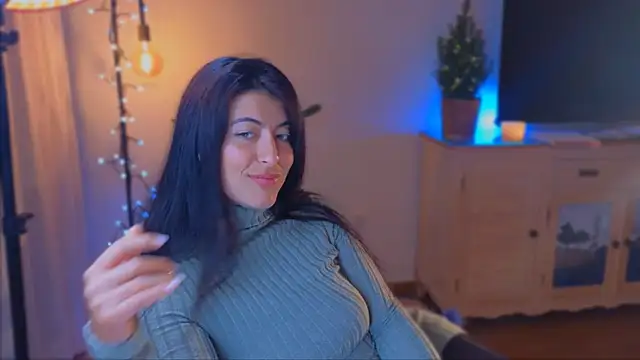 Snapshot of anabelcurvy chatting on 12/12/24, 10:09 anabelcurvy online show from 12/12/24, 10:09