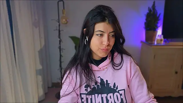 Snapshot of anabelcurvy chatting on 12/16/24, 09:31 anabelcurvy online show from 12/16/24, 09:31