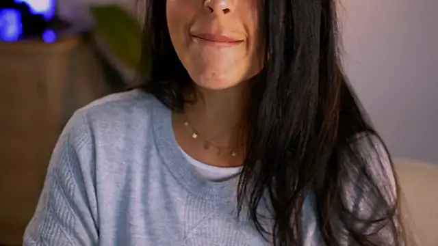 Snapshot of anabelcurvy chatting on 12/23/24, 04:50 anabelcurvy online show from 12/23/24, 04:50