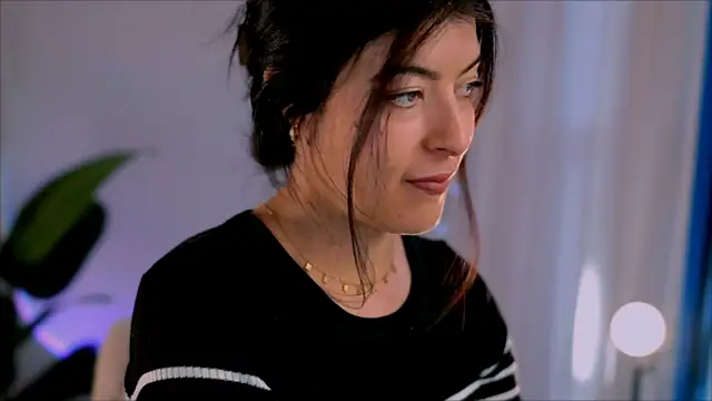 Snapshot of anabelcurvy chatting on 01/02/25, 02:13 anabelcurvy online show from 01/02/25, 02:13