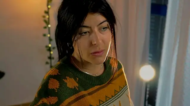 Snapshot of anabelcurvy chatting on 01/08/25, 02:03 anabelcurvy online show from 01/08/25, 02:03