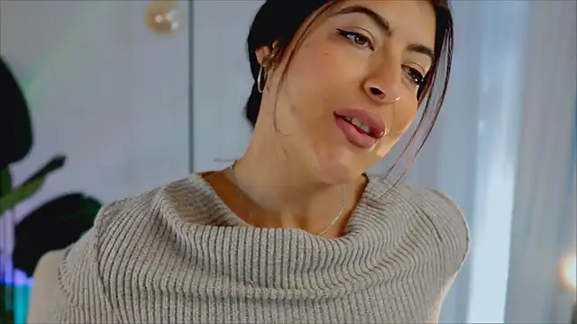 Snapshot of anabelcurvy chatting on 01/12/25, 02:52 anabelcurvy online show from 01/12/25, 02:52