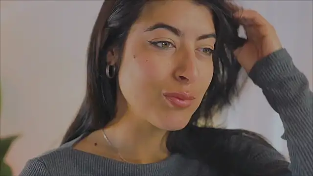 Snapshot of anabelcurvy chatting on 02/04/25, 03:15 anabelcurvy online show from 02/04/25, 03:15