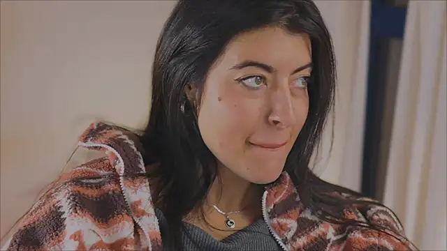 Snapshot of anabelcurvy chatting on 02/04/25, 06:17 anabelcurvy online show from 02/04/25, 06:17