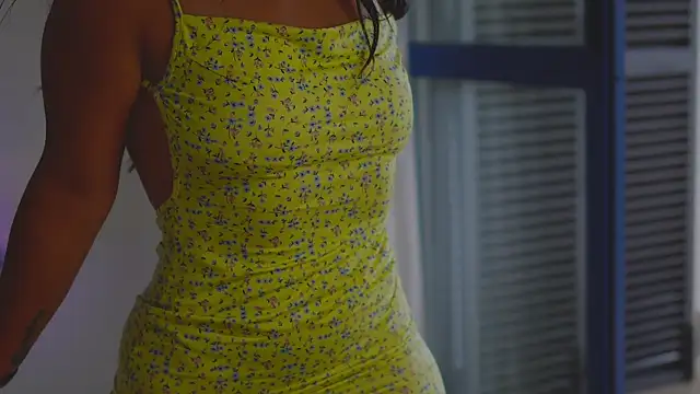 Snapshot of anabelcurvy chatting on 10/07/25, 01:41 anabelcurvy online show from 10/07/25, 01:41