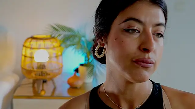 Snapshot of anabelcurvy chatting on 10/15/25, 01:44 anabelcurvy online show from 10/15/25, 01:44