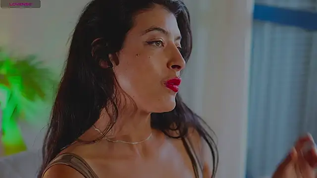 Snapshot of anabelcurvy chatting on 10/23/25, 12:59 anabelcurvy online show from 10/23/25, 12:59