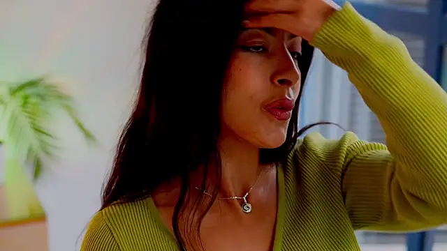 Snapshot of anabelcurvy chatting on 11/13/25, 12:26 anabelcurvy online show from 11/13/25, 12:26