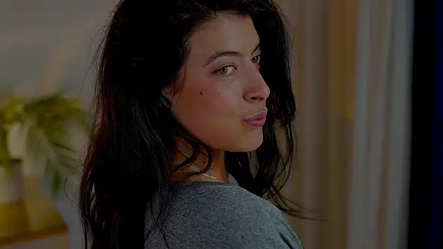 Snapshot of anabelcurvy chatting on 11/17/25, 06:03 anabelcurvy online show from 11/17/25, 06:03