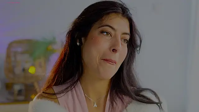 Snapshot of anabelcurvy chatting on 02/09/26, 02:10 anabelcurvy online show from 02/09/26, 02:10