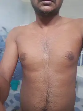 Snapshot of Itsdesi_boy chatting on 04/12/26, 01:43 Itsdesi boy online show from 04/12/26, 01:43