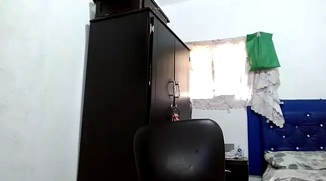 angelamarie1 online show from 01/11/25, 03:31