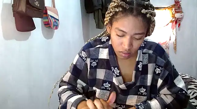 angelamarie1 online show from 02/06/25, 03:31