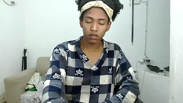 angelamarie1 online show from 09/23/25, 10:40