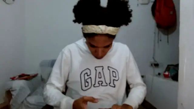 angelamarie1 online show from 10/02/25, 03:46