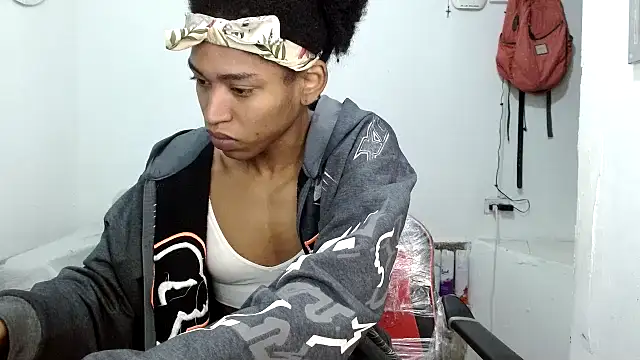 angelamarie1 online show from 10/10/25, 11:31