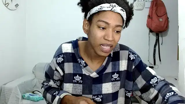 angelamarie1 online show from 10/21/25, 12:22