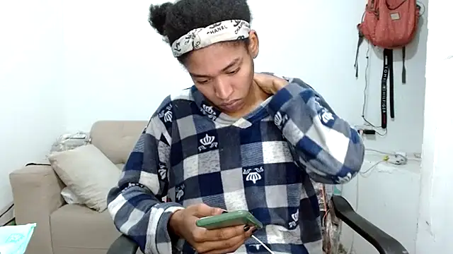 angelamarie1 online show from 11/27/25, 01:57