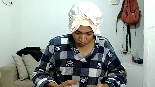 angelamarie1 online show from 12/02/25, 12:43